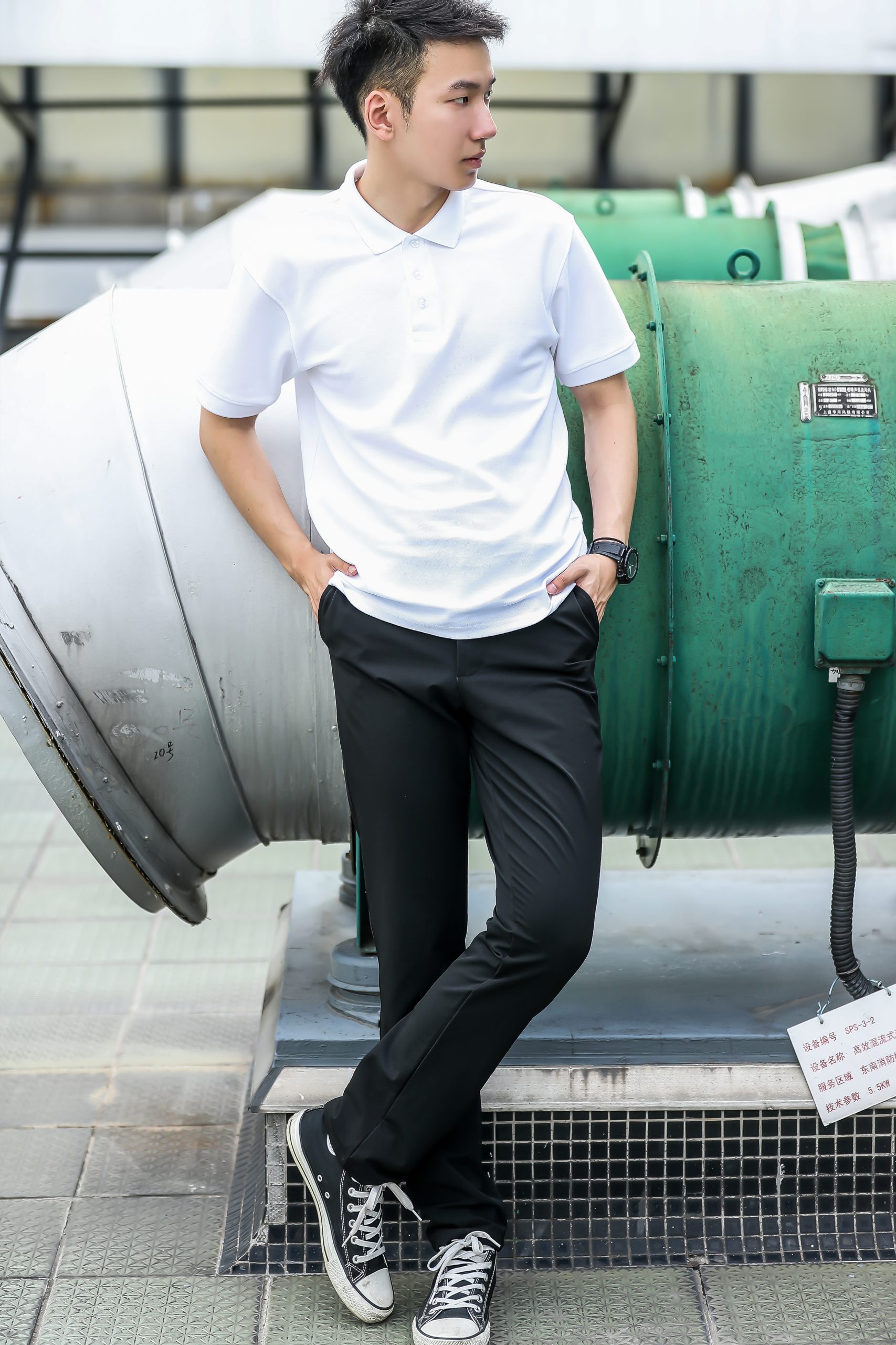 T740黑色尼弹西裤